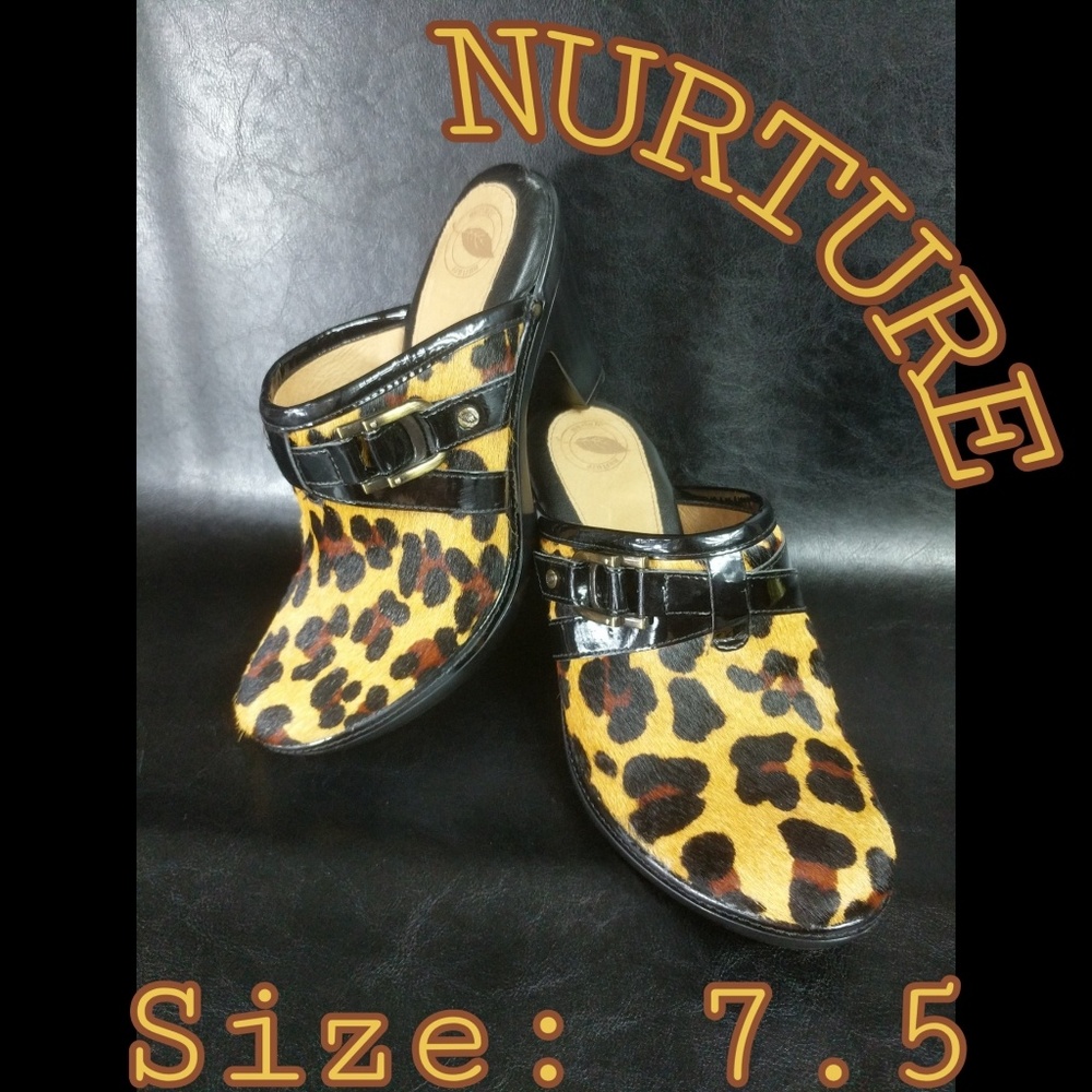 🐆 NUTURE LEOPARD CLOGS GUC SIZE 7.5 🐆